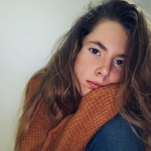 Meet your Posher, Alexis